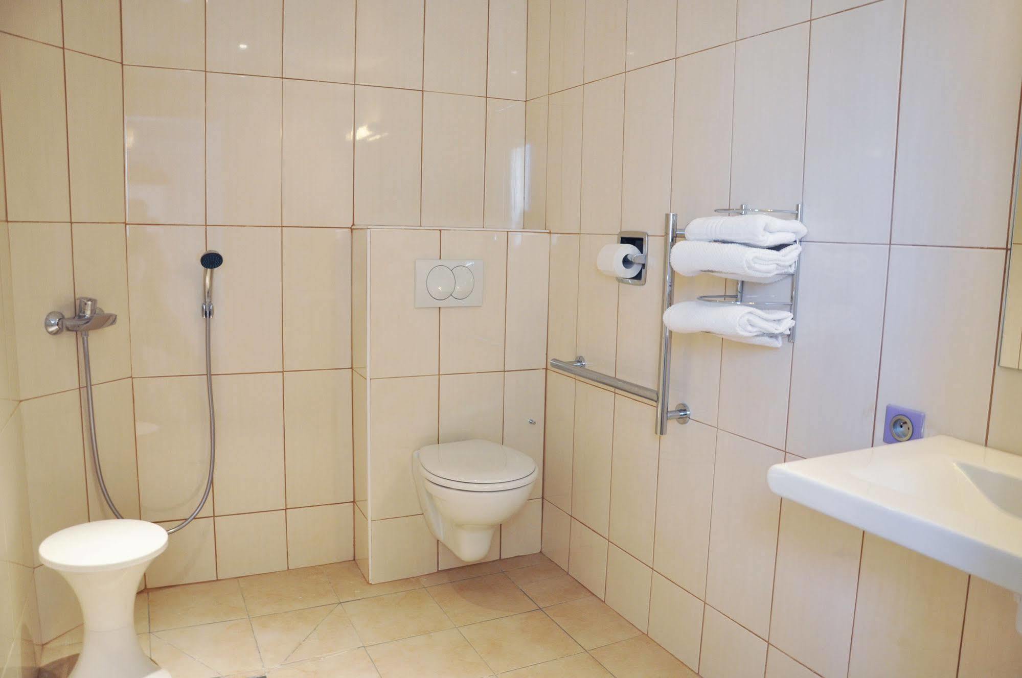 Hotel Valence Sud Soyons Екстериор снимка